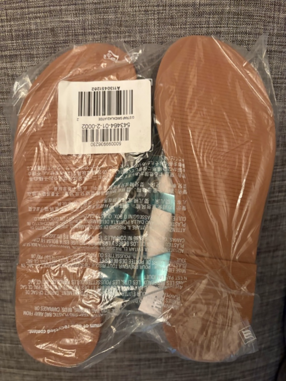 Gap Kids brand new sandals, never worn, in package - Picture 2 of 4
